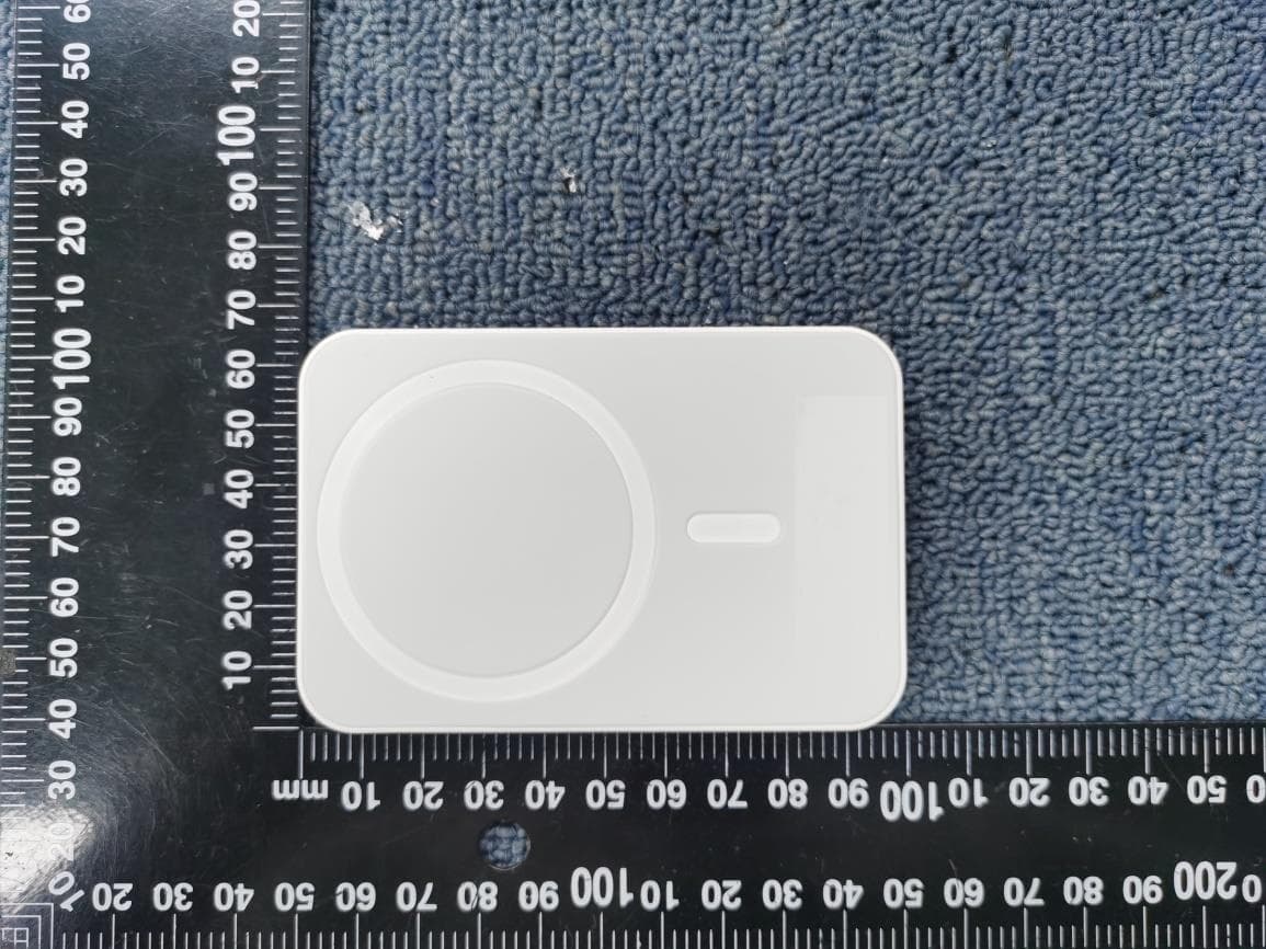 Magsafe Power Bank - FCC ID 2A692PB-W1 - Roadget Business PTE. LTD (5)