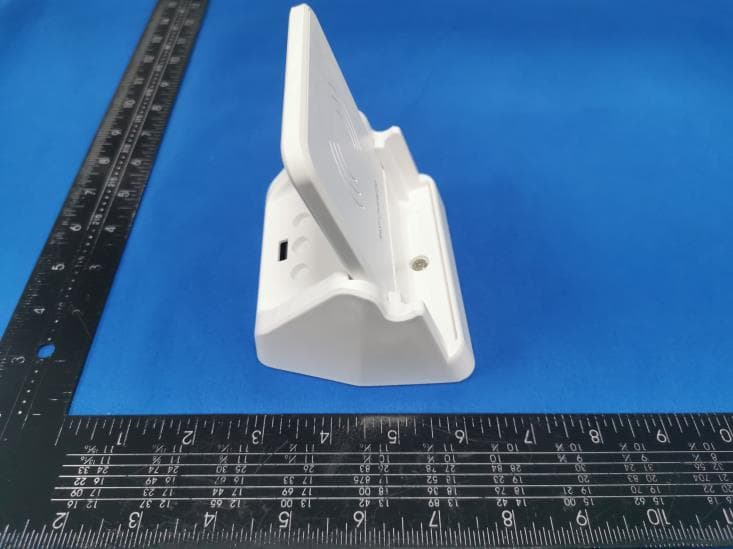 wireless charger with phone holder - FCC ID 2A69N-XD-W-007 - Shenzhen Xian da Cheng Electronics Co.,Ltd (3)