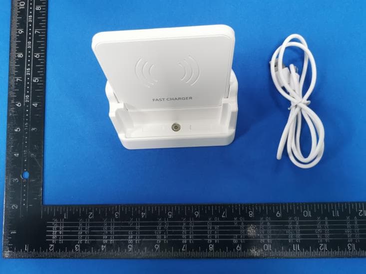 wireless charger with phone holder - FCC ID 2A69N-XD-W-007 - Shenzhen Xian da Cheng Electronics Co.,Ltd (2)