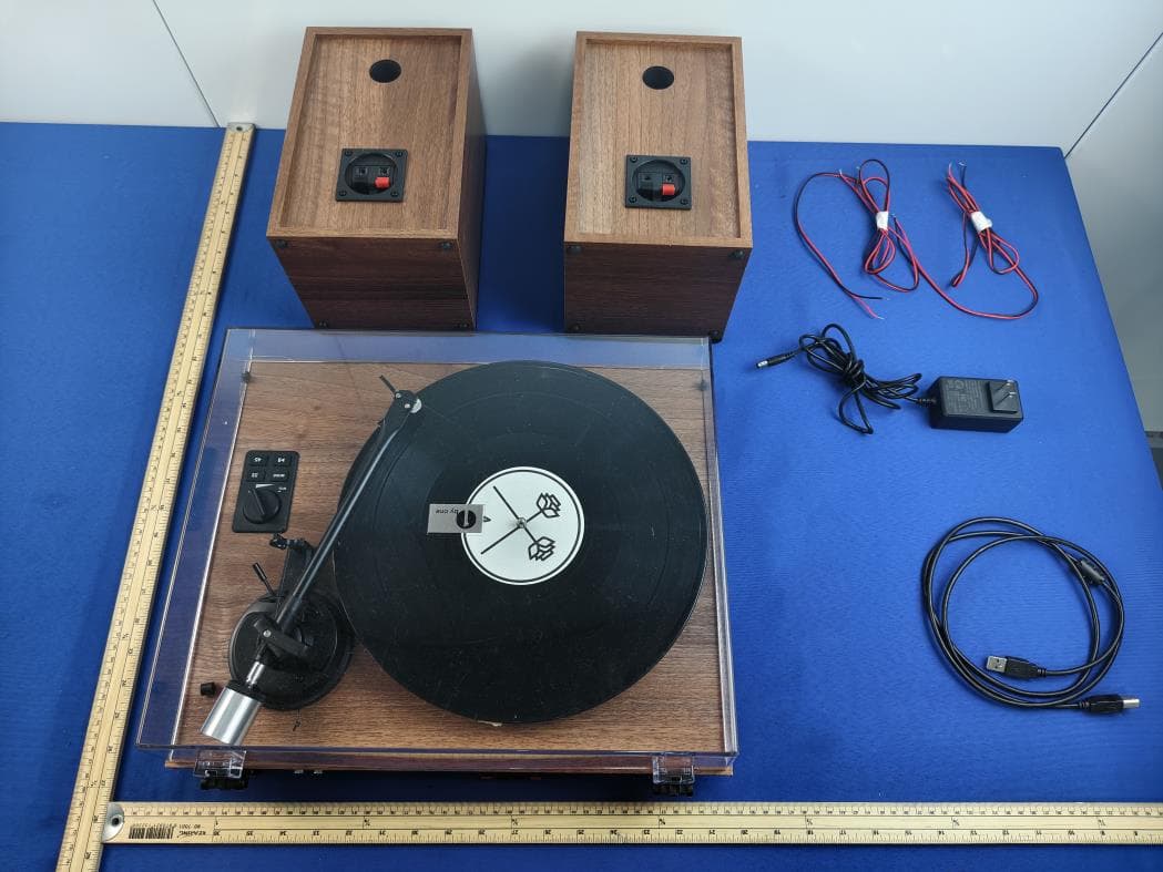 HIGH FIDELITY BELT DRIVE TURNTABLE WITH BOOKSHELF SPEAKER - FCC ID 2A6AD1-AD07US10 - 1byone Products Inc. (5)