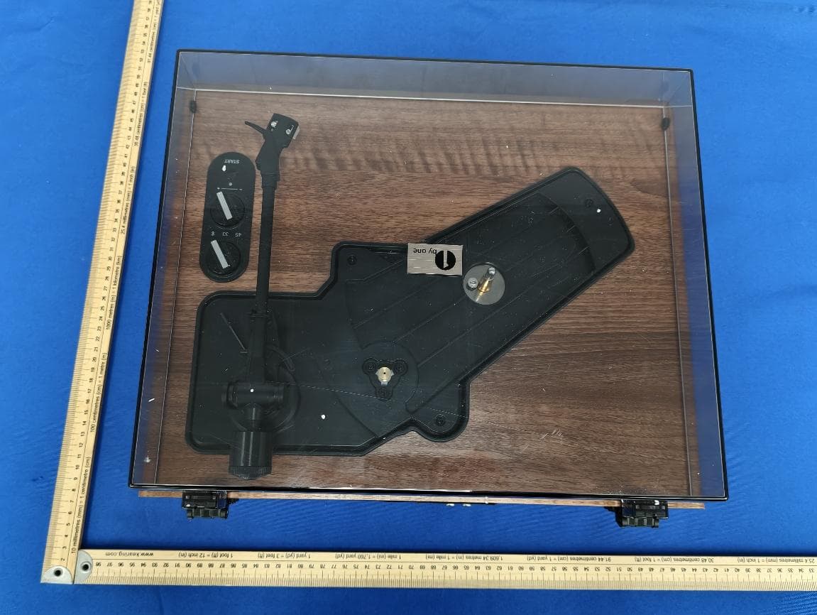 HIGH FIDELITY BELT DRIVE TURNTABLE - FCC ID 2A6AD1-AD07US20 - 1byone Products Inc. (5)