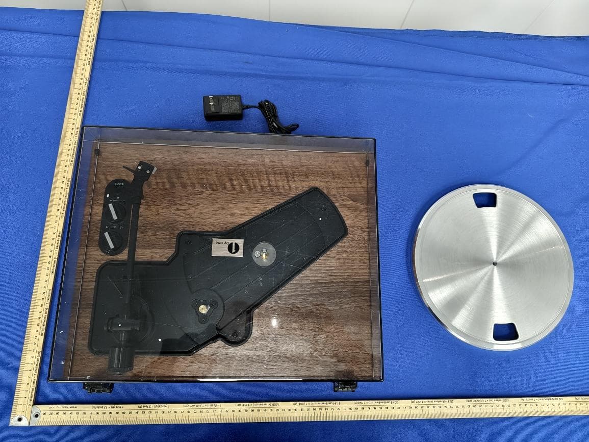 HIGH FIDELITY BELT DRIVE TURNTABLE - FCC ID 2A6AD1-AD07US20 - 1byone Products Inc. (2)