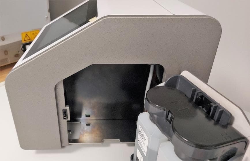 Digital LightCycler Partitioning Engine - FCC ID 2A6AL-RWR2 - Roche Molecular Systems Inc.