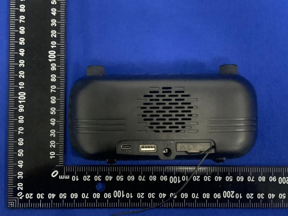 FM&BLUETOOTH Clock Radio - FCC ID 2A6CL-CR1025 - Shen Zhen Yelaw Technology Co., LTD (5)