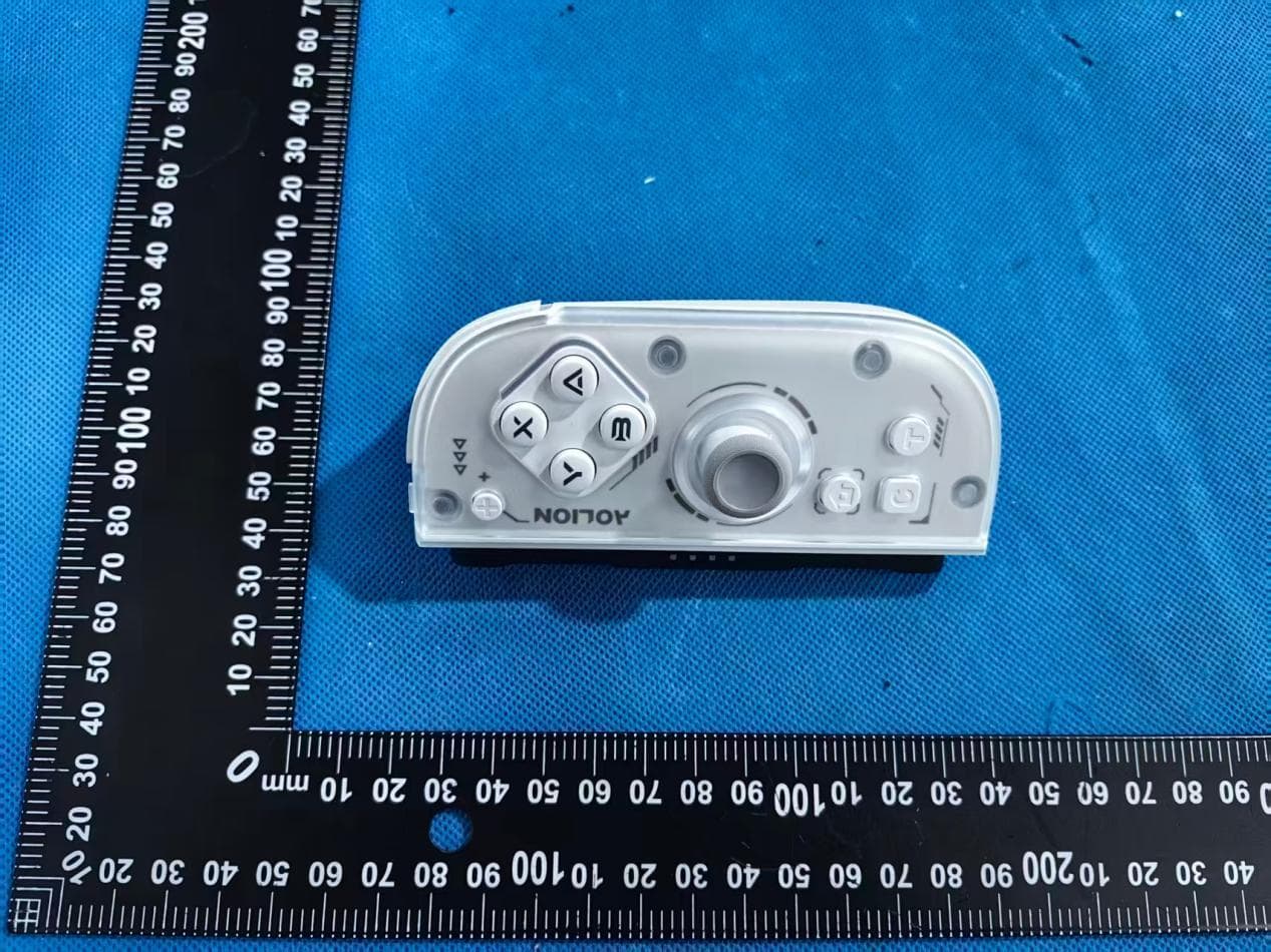 Left and right wireless gaming controllers - FCC ID 2A6EDAL-J30 - Shenzhen Jindinglong Technology Co., Ltd. (1)