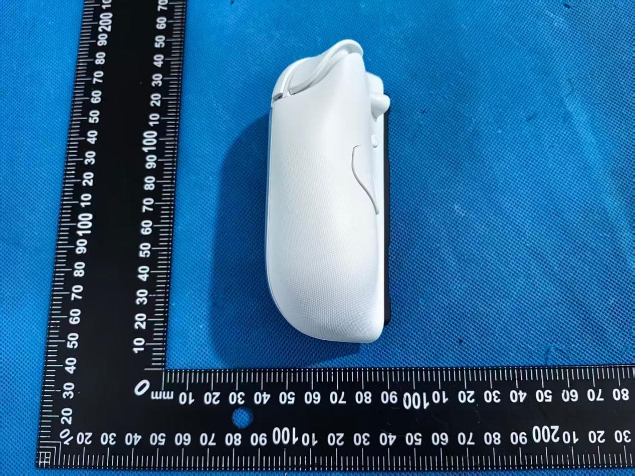 Left and right wireless gaming controllers - FCC ID 2A6EDAL-J30 - Shenzhen Jindinglong Technology Co., Ltd. (2)