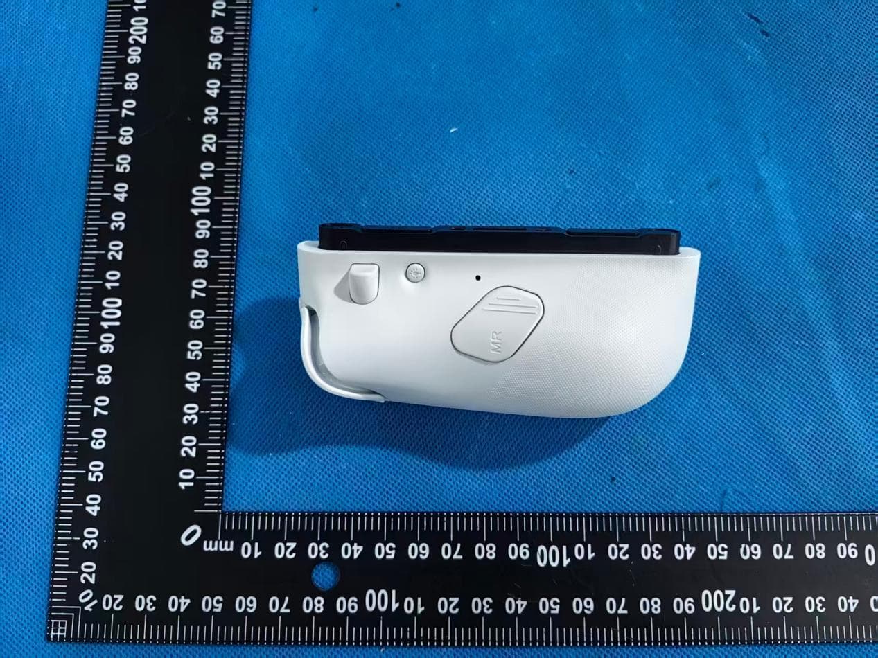 Left and right wireless gaming controllers - FCC ID 2A6EDAL-J30 - Shenzhen Jindinglong Technology Co., Ltd. (4)