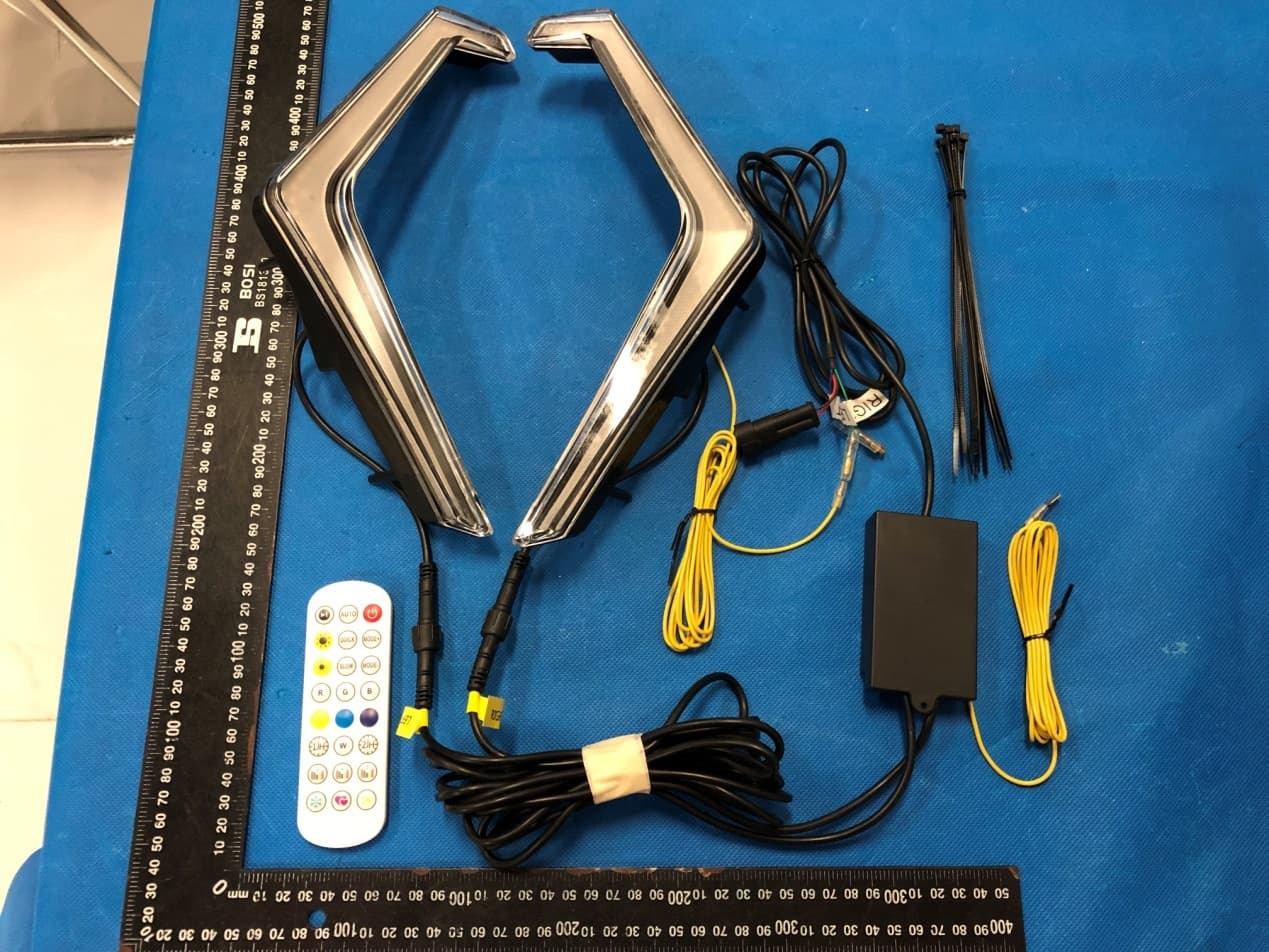 RGB RZR Fang Lights - FCC ID 2A6HD-UTV-RZR-1 - Guangzhou Unionlux Lighting Co., Limited (2)