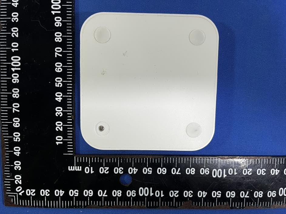 Wireless charger - FCC ID 2A6HU-WXC5W02 - DONGGUAN YI RUI ELECTRONIC TECHNOLOGY CO.,LTD (2)