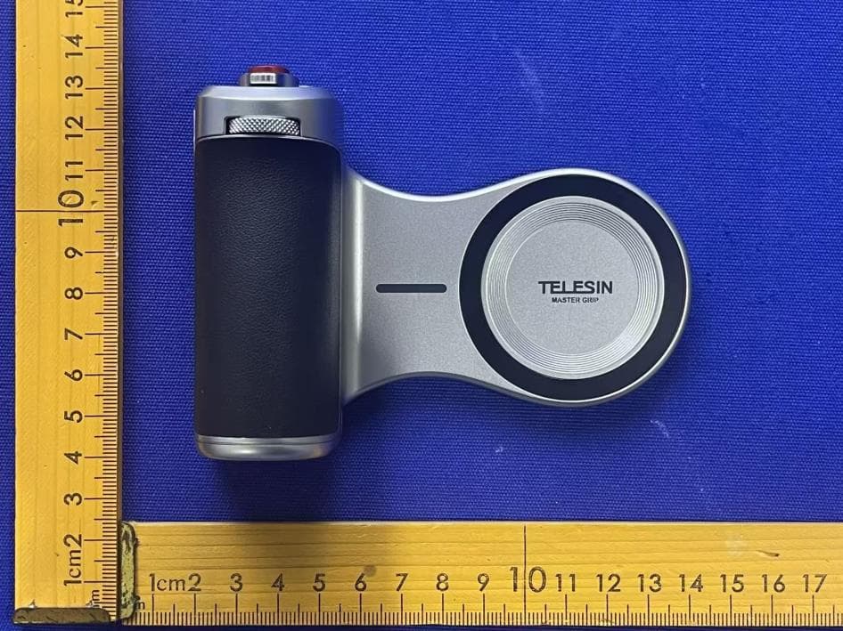 Pro Shot Imaging Grip Essential - FCC ID 2A6I2-P5MP004 - Shenzhen Telesin Digital Co,. Ltd.