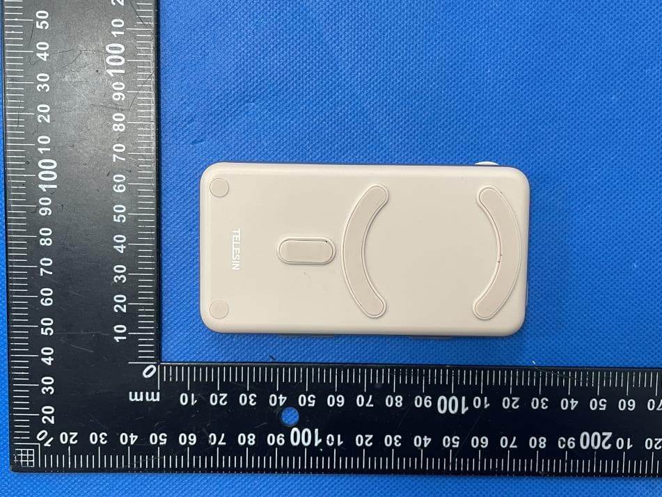 Magnetic selfie monitor screen - FCC ID 2A6I2-P5RMT07 - Shenzhen Telesin Digital Co,. Ltd. (3)