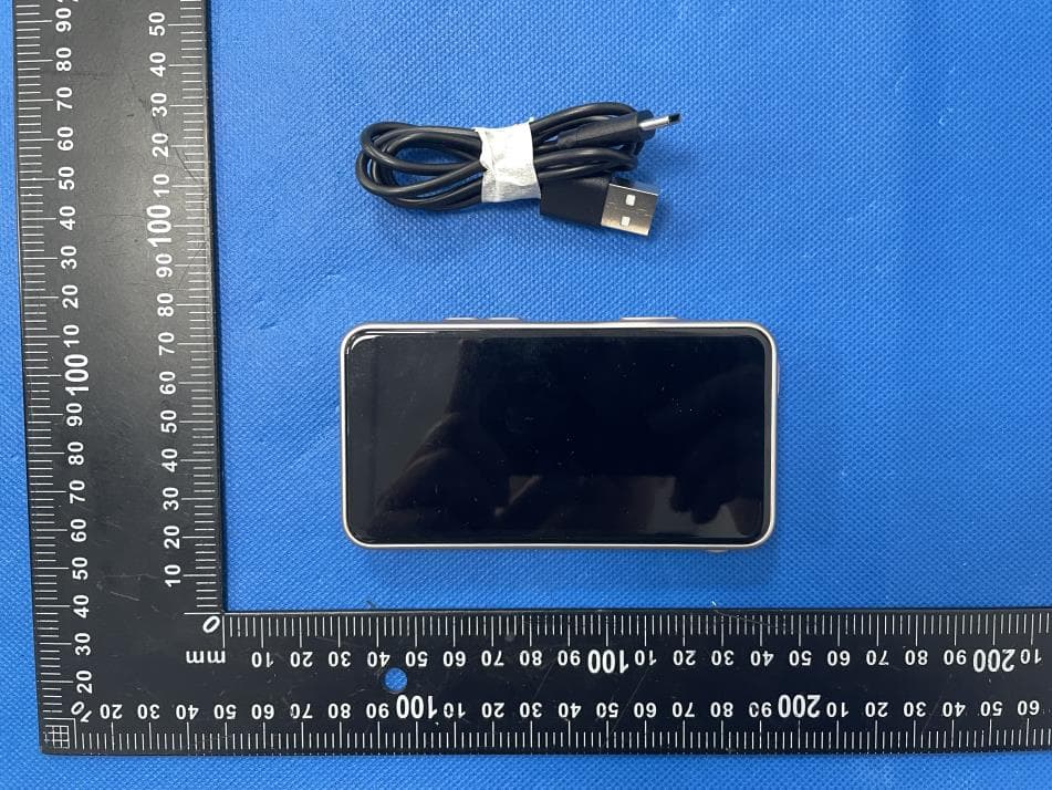 Magnetic selfie monitor screen - FCC ID 2A6I2-P5RMT07 - Shenzhen Telesin Digital Co,. Ltd. (2)