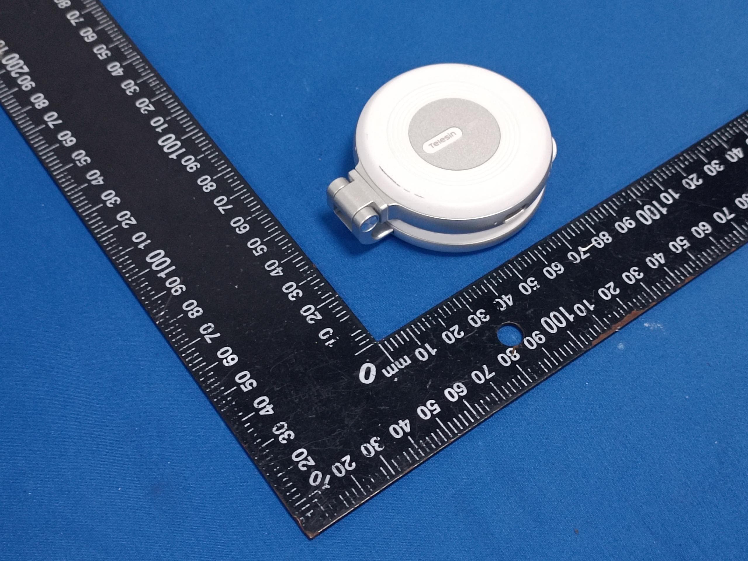 Aura Zoom Fill light - FCC ID 2A6I2-TPBGD21 - Shenzhen Telesin Digital Co,. Ltd. (2)