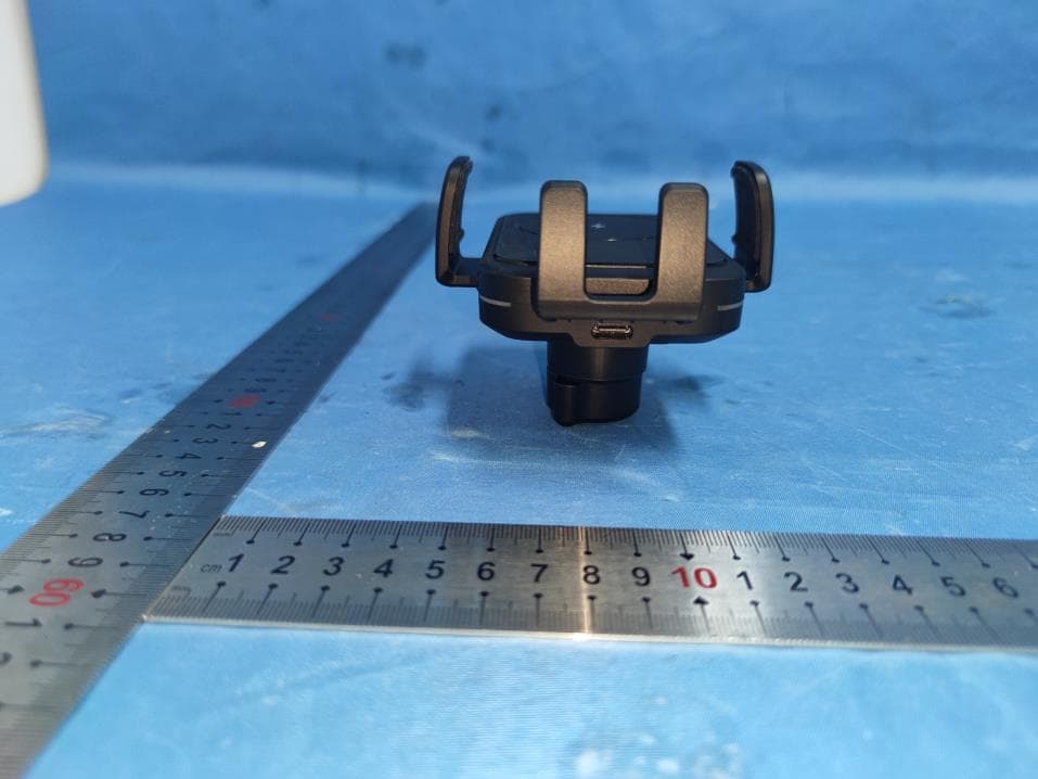 Fast car wireless charger - FCC ID 2A6IU-WX33 - Shenzhen Gaoyi Electronic Co.,Ltd (4)