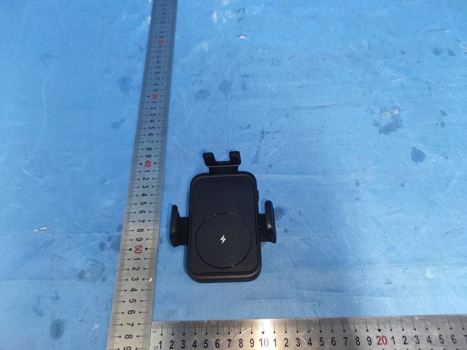 Fast car wireless charger - FCC ID 2A6IU-WX33 - Shenzhen Gaoyi Electronic Co.,Ltd (2)