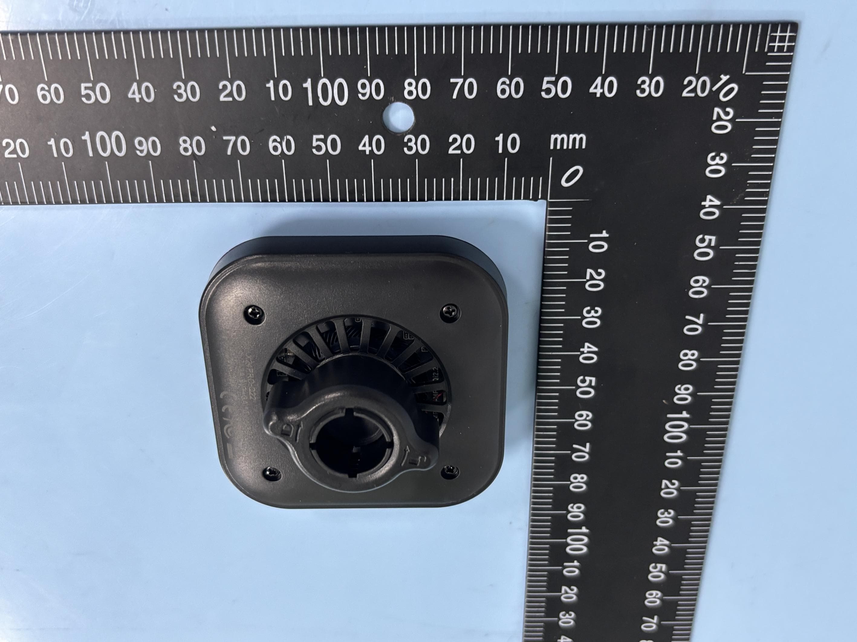 Car Wireless Charger - FCC ID 2A6IU-X24PRO-Q22 - Shenzhen Gaoyi Electronic Co.,Ltd (4)