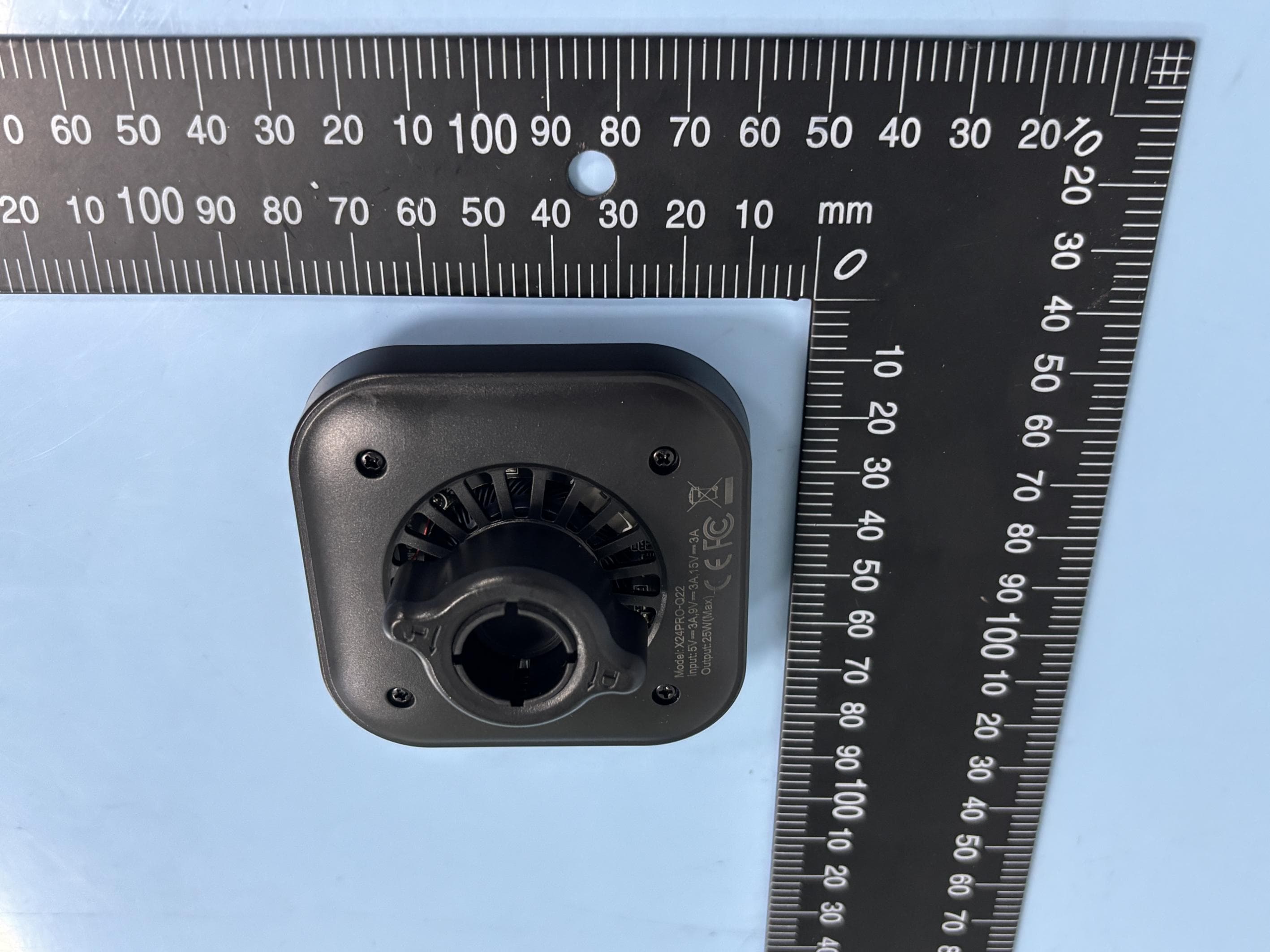 Car Wireless Charger - FCC ID 2A6IU-X24PRO-Q22 - Shenzhen Gaoyi Electronic Co.,Ltd (2)