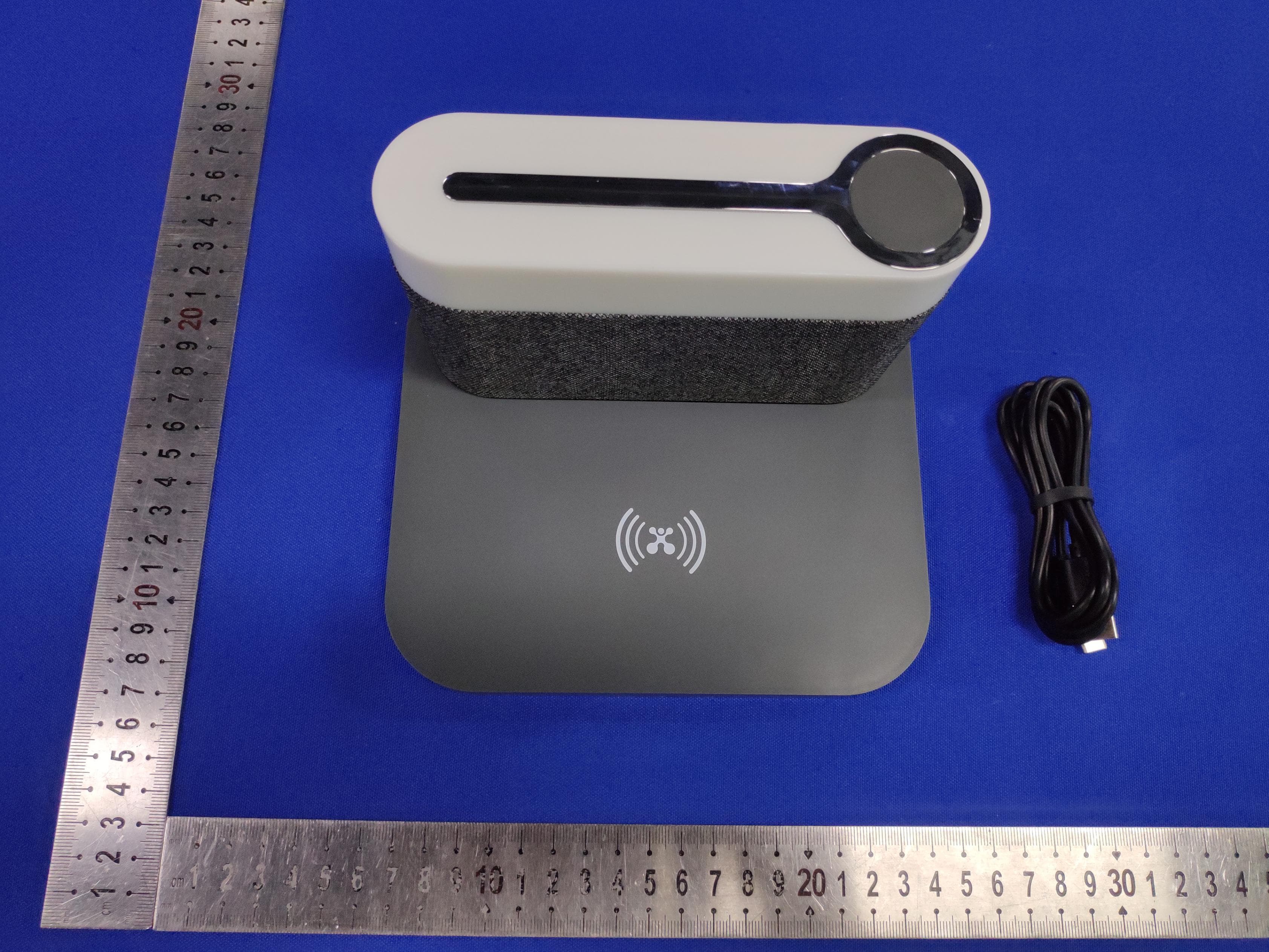 Qi wireless Alarm Clock - FCC ID 2A6JY-WT401 - Atomi Inc