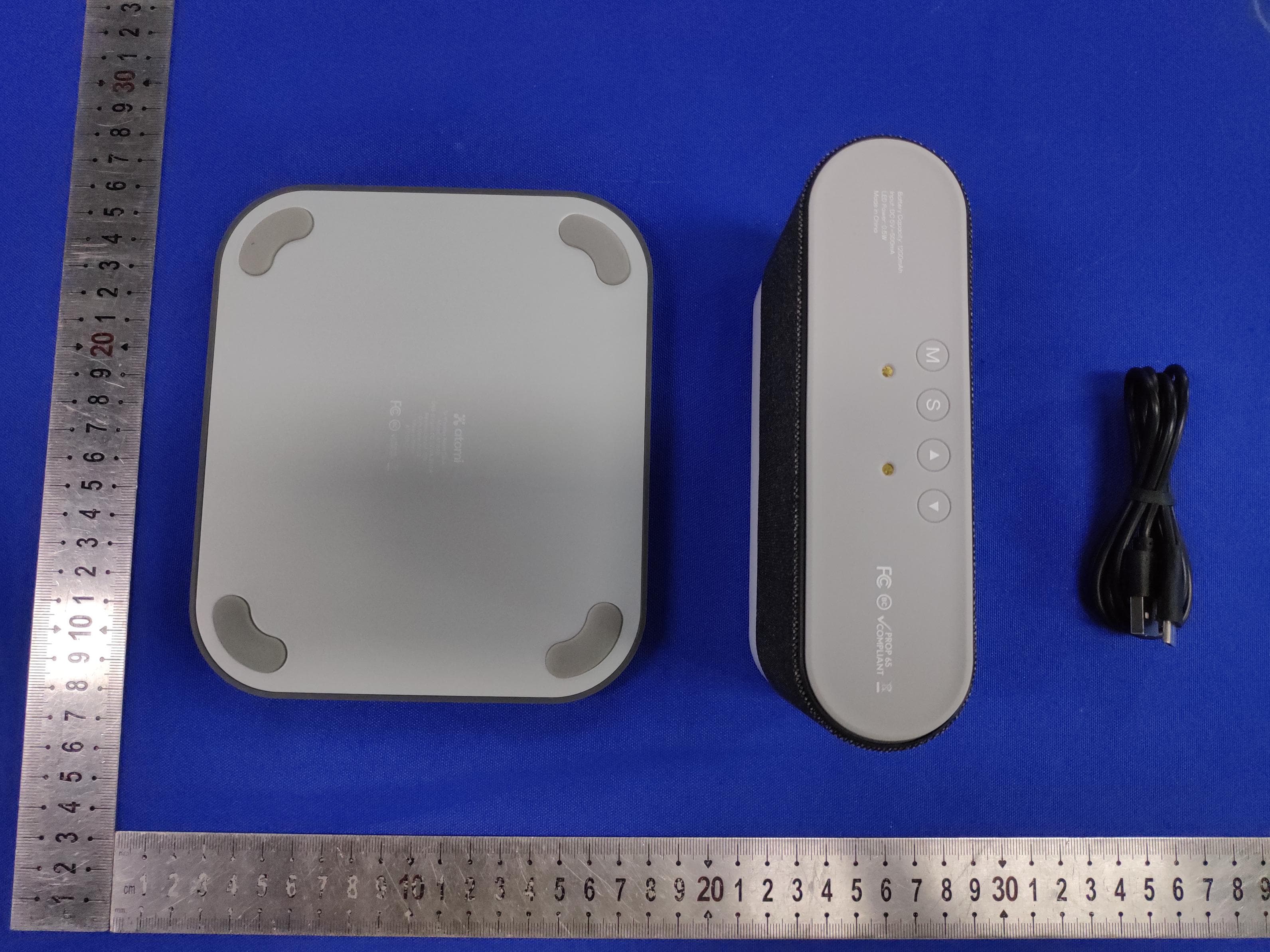 Qi wireless Alarm Clock - FCC ID 2A6JY-WT401 - Atomi Inc (2)