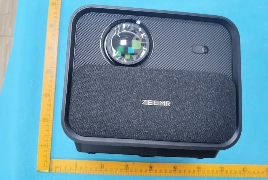 Projector - FCC ID 2A6K3-ZMLE3030 - Jiangsu Golden Vision Legend Technology Co., Ltd. (4)