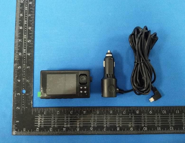 dash camera - FCC ID 2A6M3-DC400 - Shenzhen Tongzhou Yidao Technology CO., LTD (2)