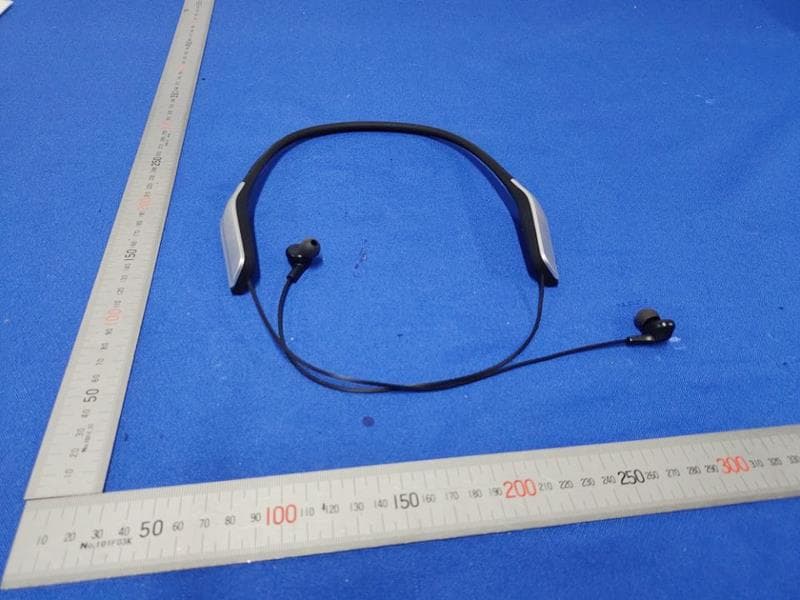 Bluetooth headset - FCC ID 2A6MI-BTH30 - OK BIOTECH CO., LTD. (5)