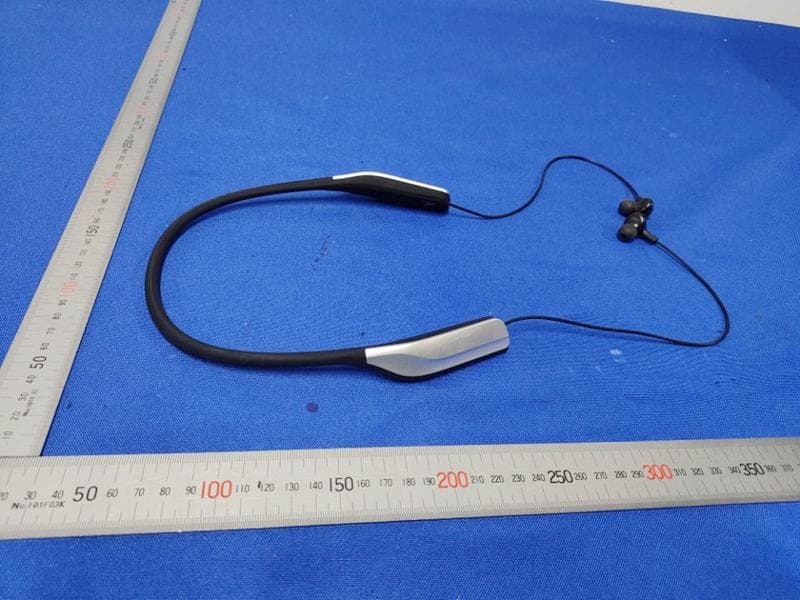 Bluetooth headset - FCC ID 2A6MI-BTH30 - OK BIOTECH CO., LTD. (2)