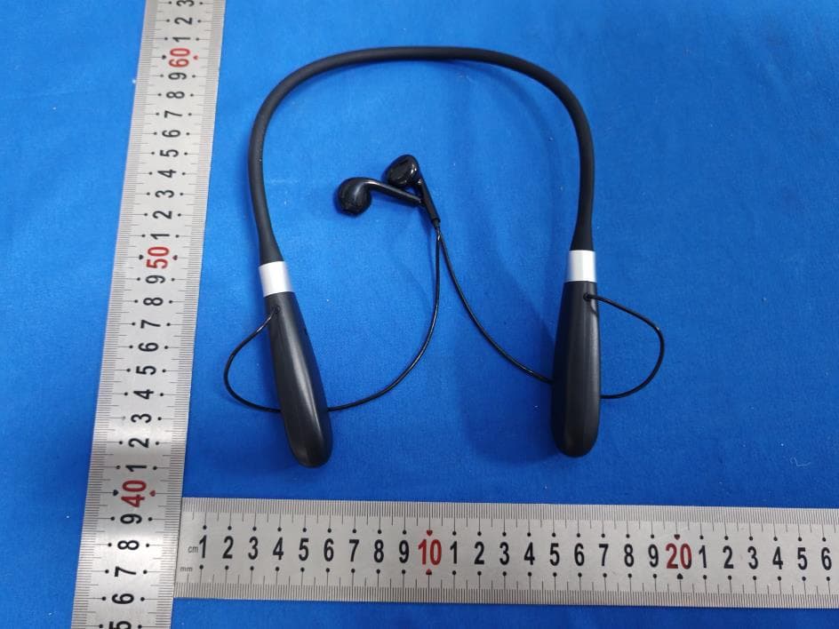 Wireless live sound card headphones - FCC ID 2A6NU-E8 - Shenzhen Furuijie Electronic Technology Co., Ltd. (3)