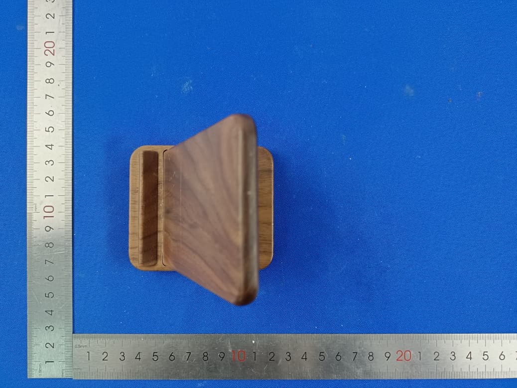 Fast Wireless Charging Stand - FCC ID 2A6QH-KSFWCS02 - Shenzhen Ruihongxuan Electronics Co., Ltd.