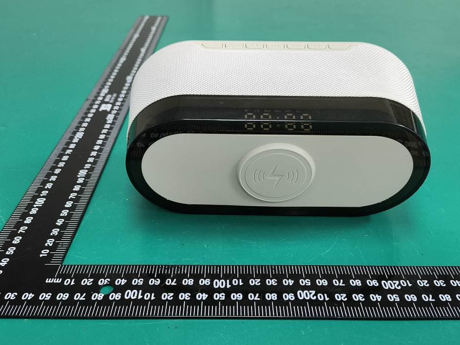 4-In-1 Wireless Charging Speaker - FCC ID 2A6QJMU03047 - Shenzhen Oceantech Electronics Co.,ltd (4)