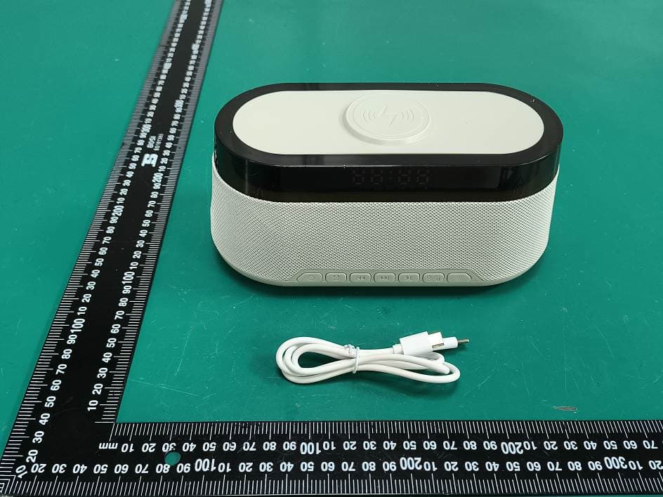4-In-1 Wireless Charging Speaker - FCC ID 2A6QJMU03047 - Shenzhen Oceantech Electronics Co.,ltd (3)
