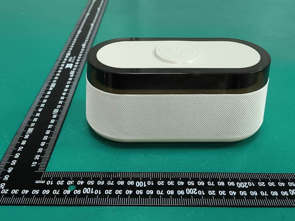 4-In-1 Wireless Charging Speaker - FCC ID 2A6QJMU03047 - Shenzhen Oceantech Electronics Co.,ltd