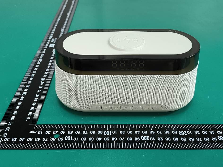 4-In-1 Wireless Charging Speaker - FCC ID 2A6QJMU03047 - Shenzhen Oceantech Electronics Co.,ltd (2)