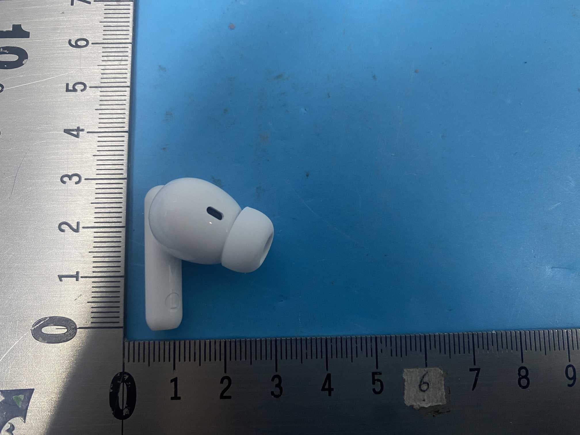 True Wireless Earbuds - FCC ID 2A6SW-U10 - SMARTSOUND TECHNOLOGY CO.,LTD (2)