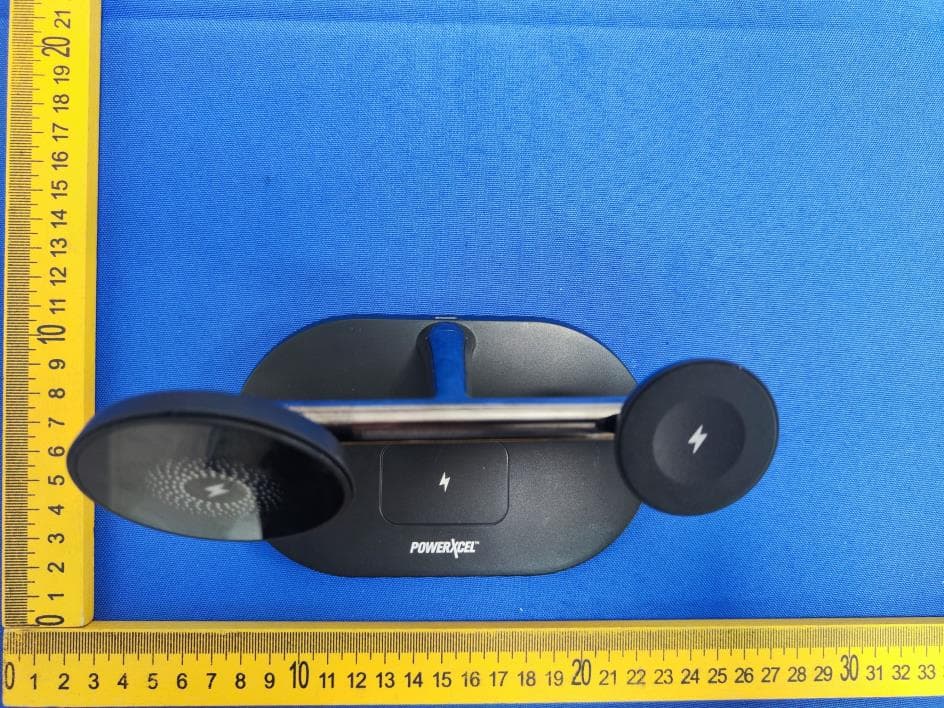 3-IN-1 MAGNETIC 15W WIRELESS FAST CHARGER - FCC ID 2A6W7-QDC024A - Shenzhen XinNengDa Technology Co.,Ltd (2)
