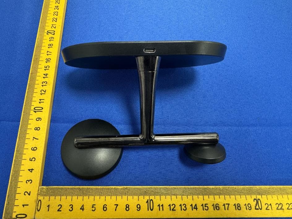 3-IN-1 MAGNETIC 15W WIRELESS FAST CHARGER - FCC ID 2A6W7-QDC024A - Shenzhen XinNengDa Technology Co.,Ltd