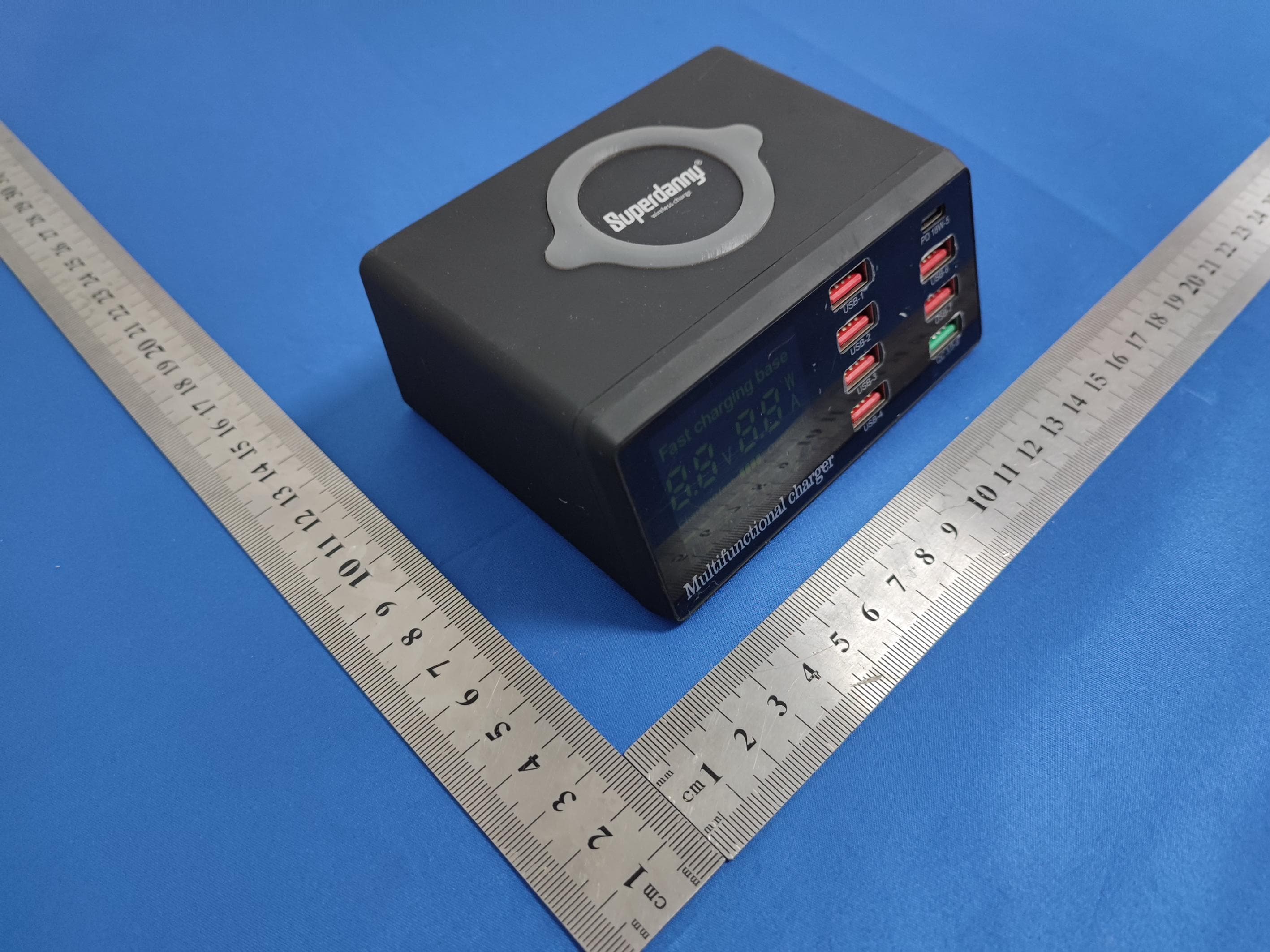 9-port USB wireless display multi-function charger - FCC ID 2A6XS-X9 - Guangzhou Tai Rong Yi Technology Co. LTD (3)