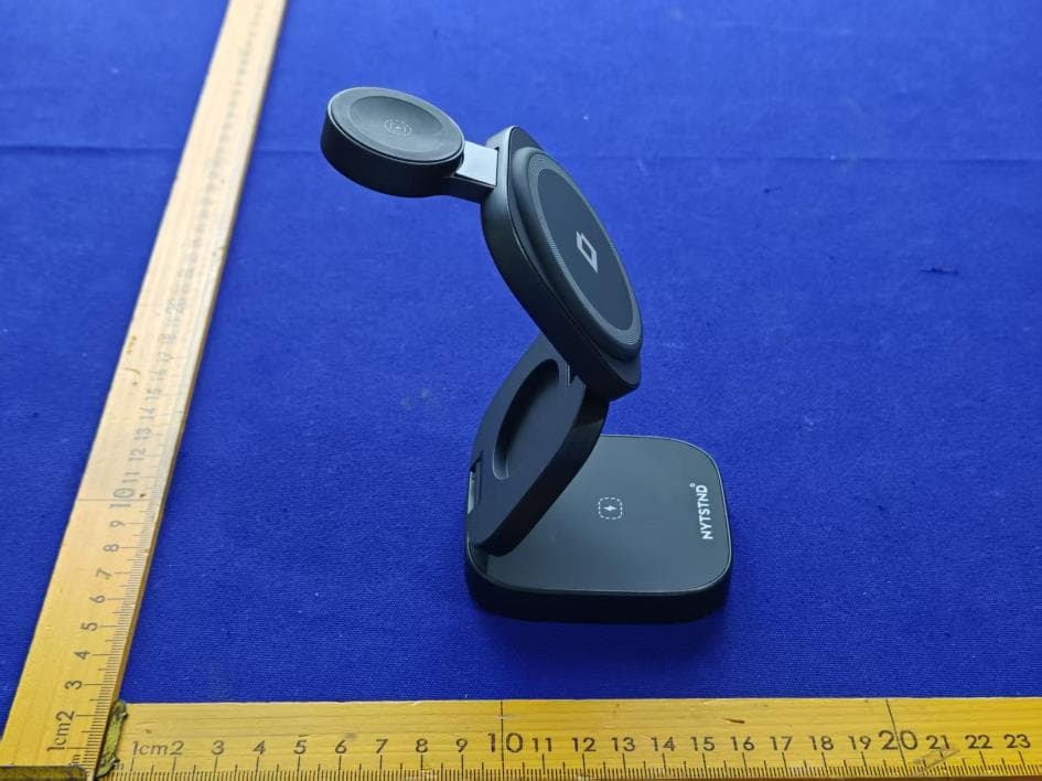 3-in-1 Wireless Charger - FCC ID 2A6YW-GT-MGA-2 - DOYAN LLC (2)