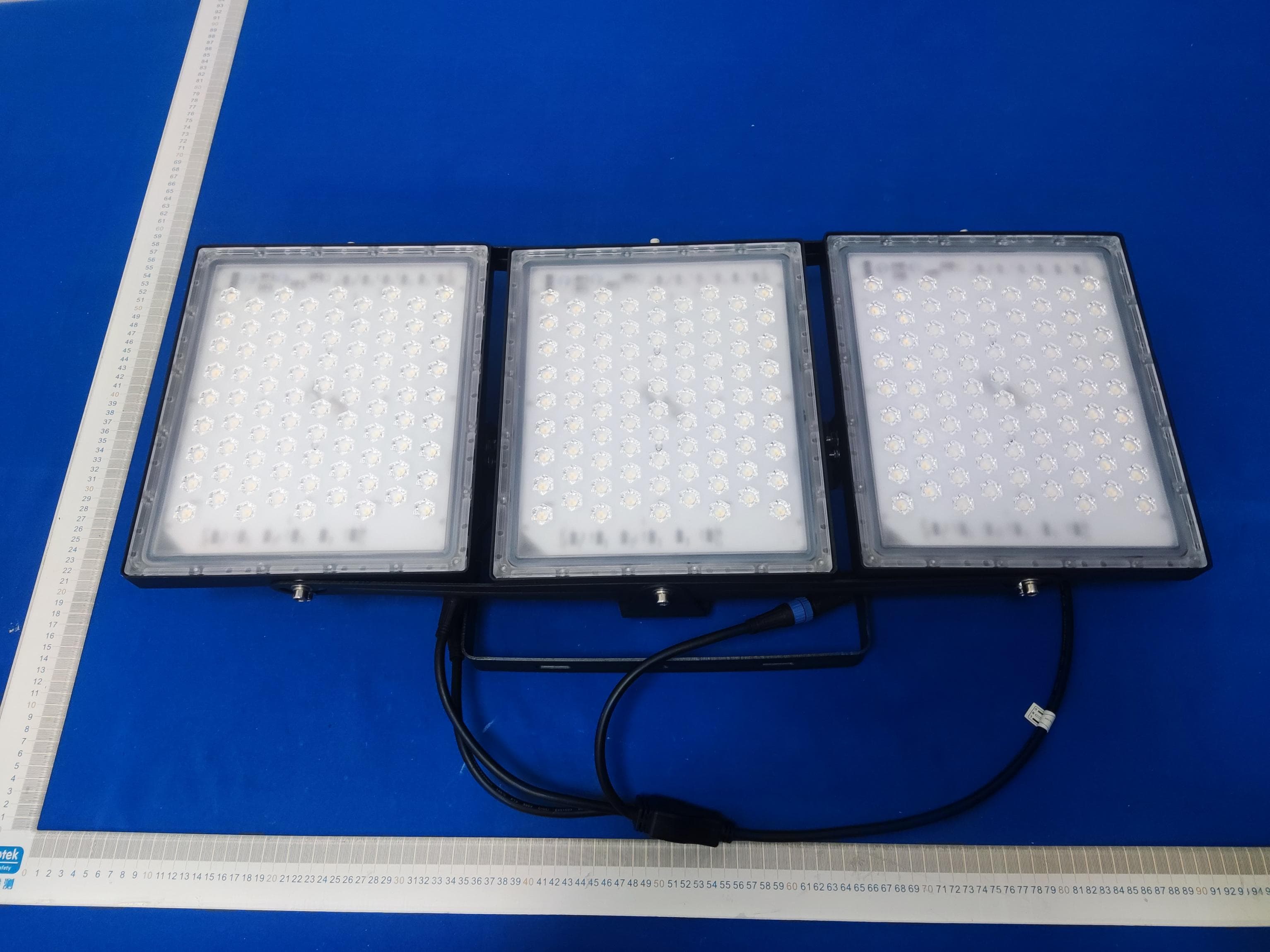 SOLLA SMART wider angle led flood light - FCC ID 2A72O-A35 - SHENZHEN GOALSUN OPTOELECTRONICS TECHNOLOGY CO.,LTD (2)