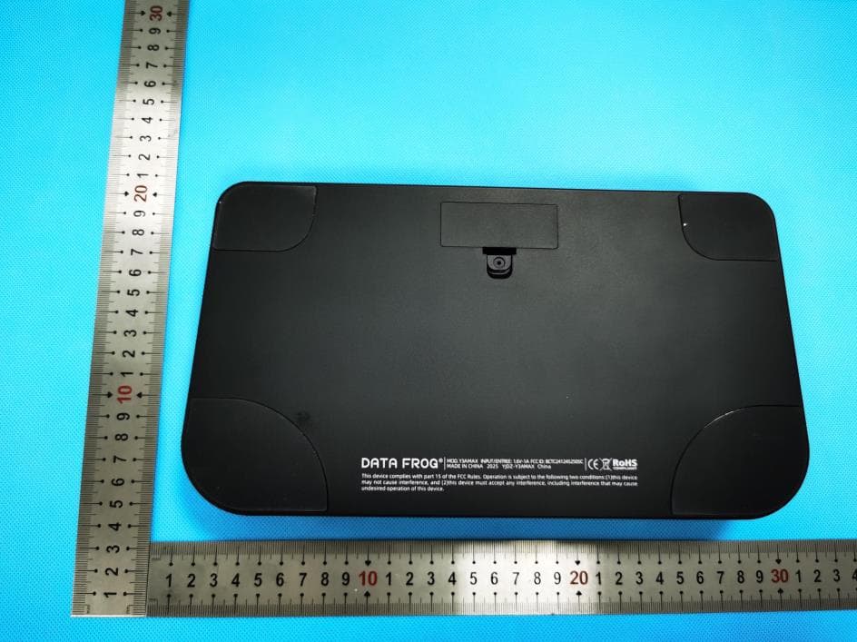Y3A Game Stick - FCC ID 2A76W-Y3A - Shenzhen Ugame Electronic Co., Ltd. (2)