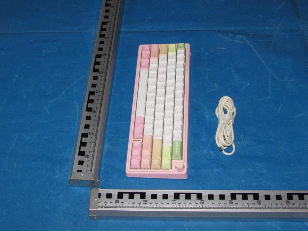D66 Mechanical keyboard - FCC ID 2A7D6-D66 - HangZhou YinChen Tech Co.,Ltd (4)