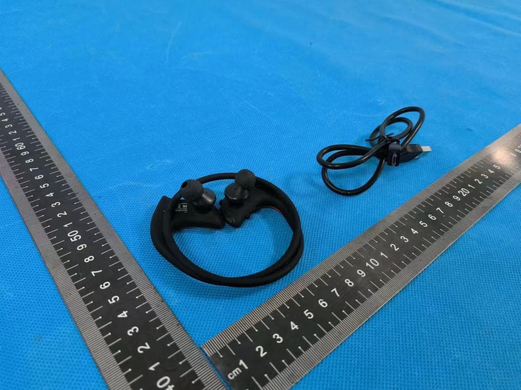Sporty Bluetooth Headset - FCC ID 2A7DR-BTH17V3 - Betrue Technology (ShenZhen) Co. Ltd (3)