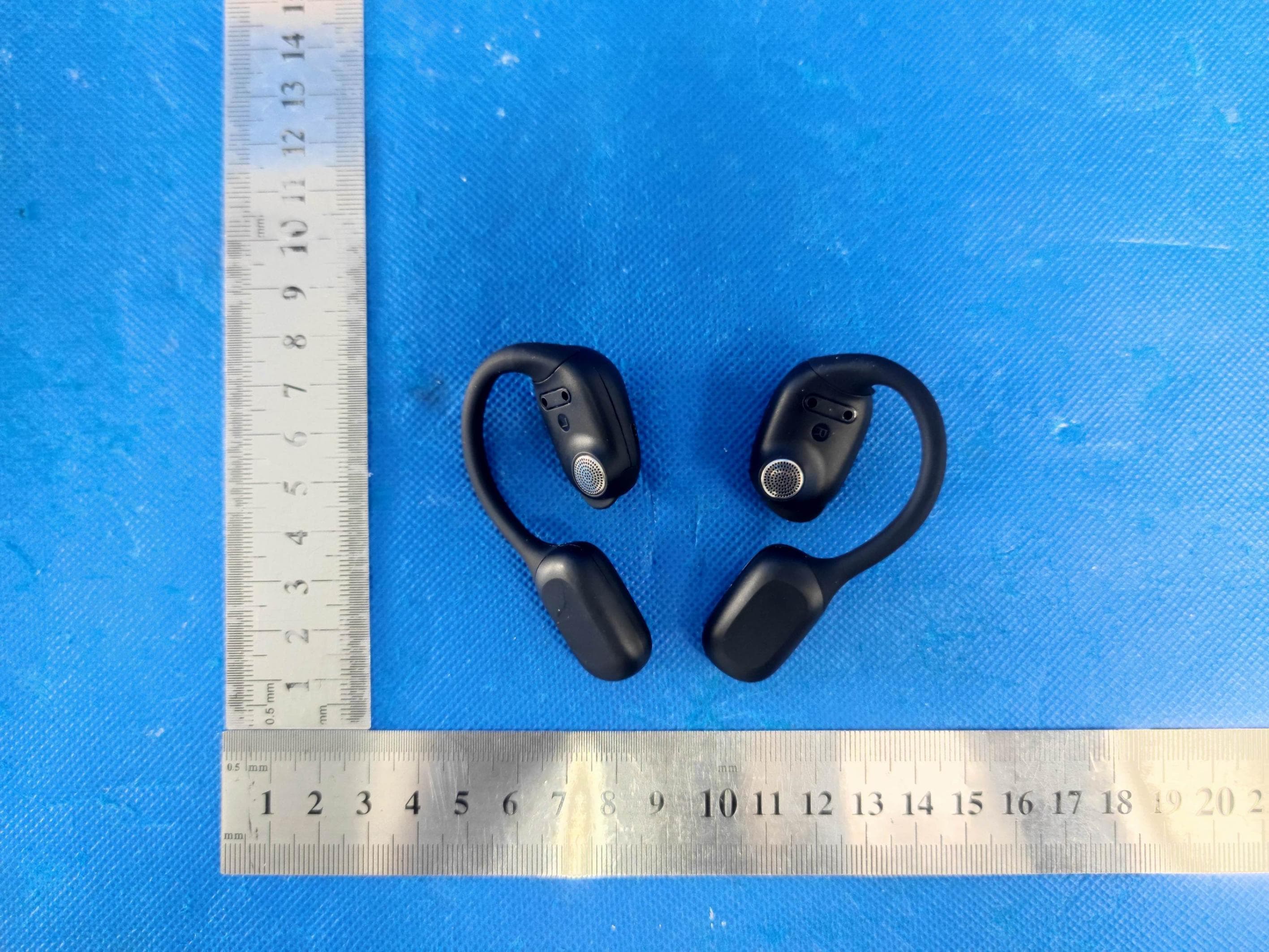Wireless Earphone - FCC ID 2A7DX-AIRBUDS100 - DOKE COMMUNICATION (HK) LIMITED (2)