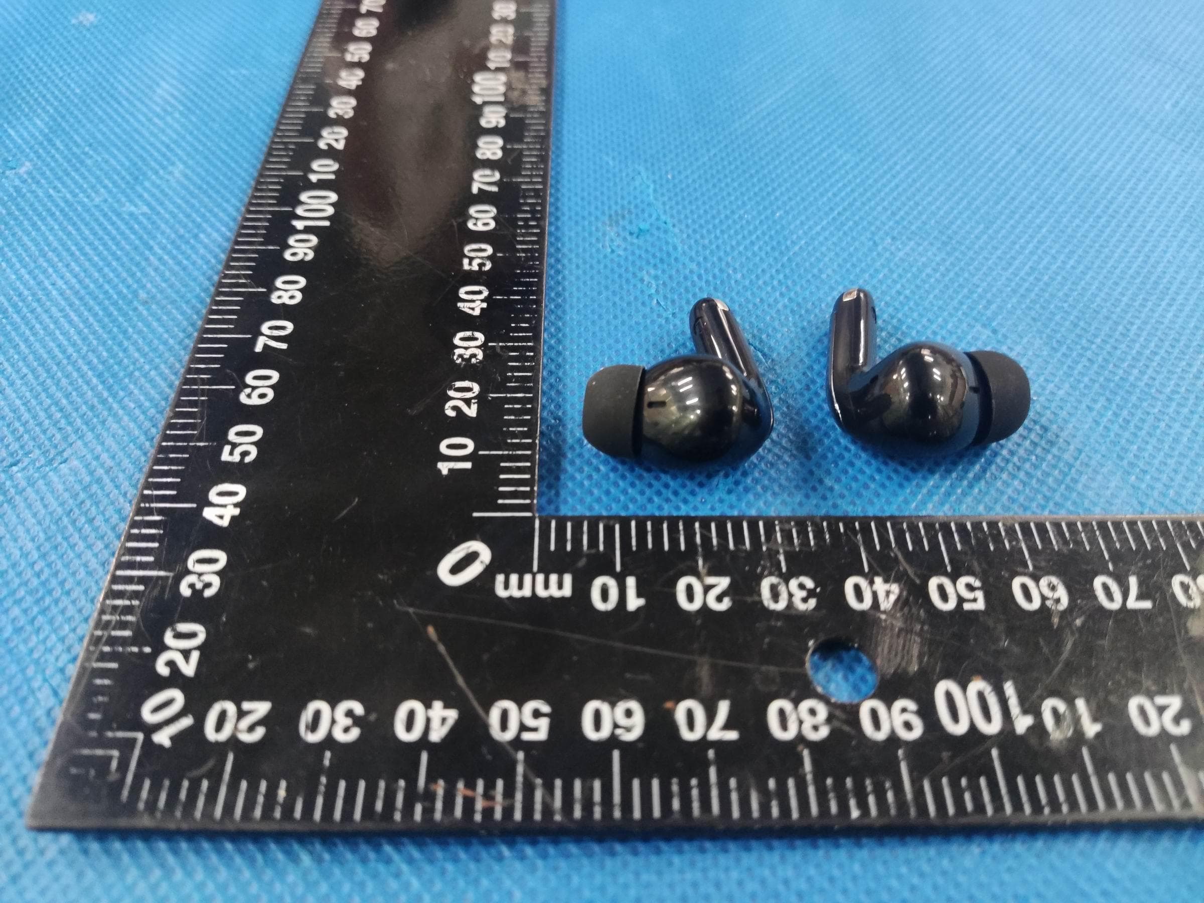 Wireless Earphone - FCC ID 2A7DX-AIRBUDS8 - DOKE COMMUNICATION (HK) LIMITED (5)