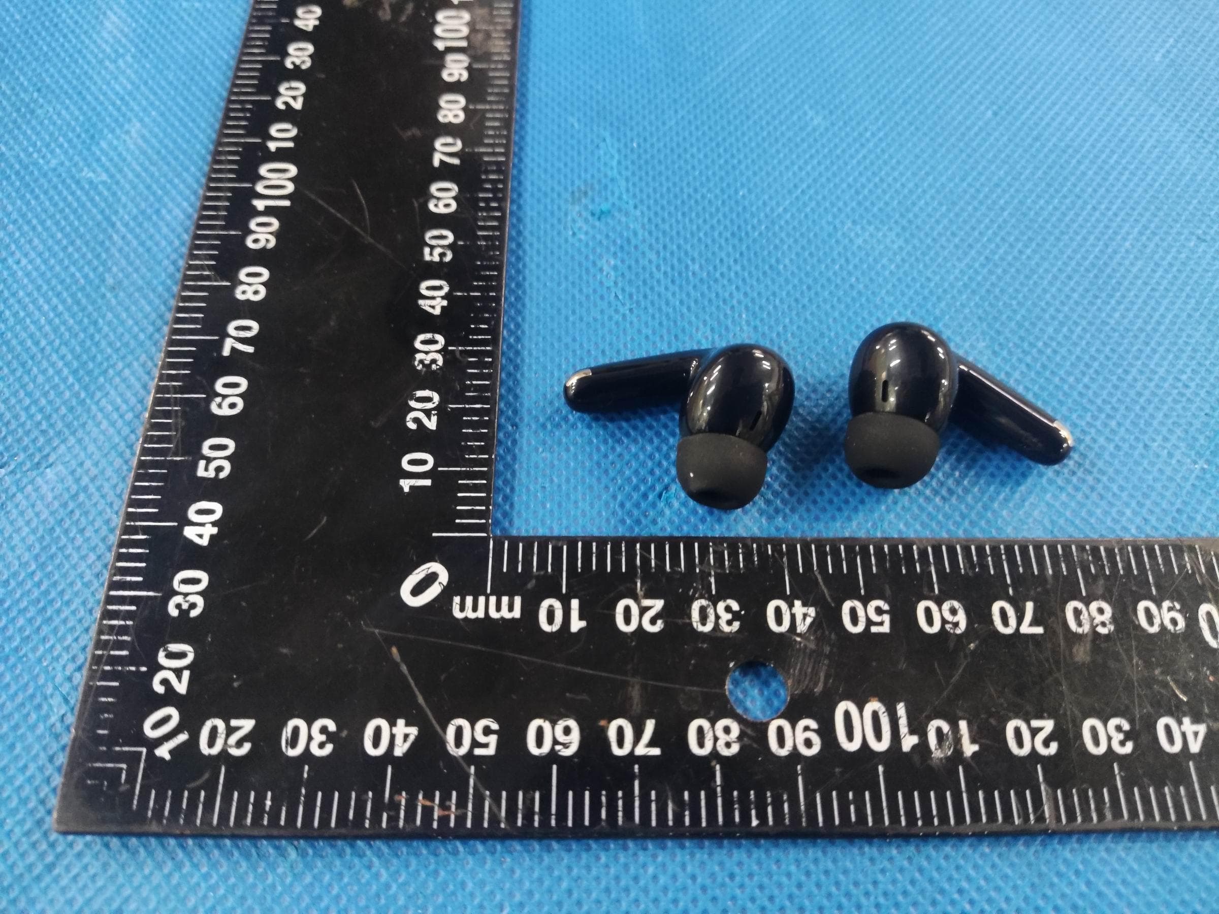 Wireless Earphone - FCC ID 2A7DX-AIRBUDS8 - DOKE COMMUNICATION (HK) LIMITED (4)