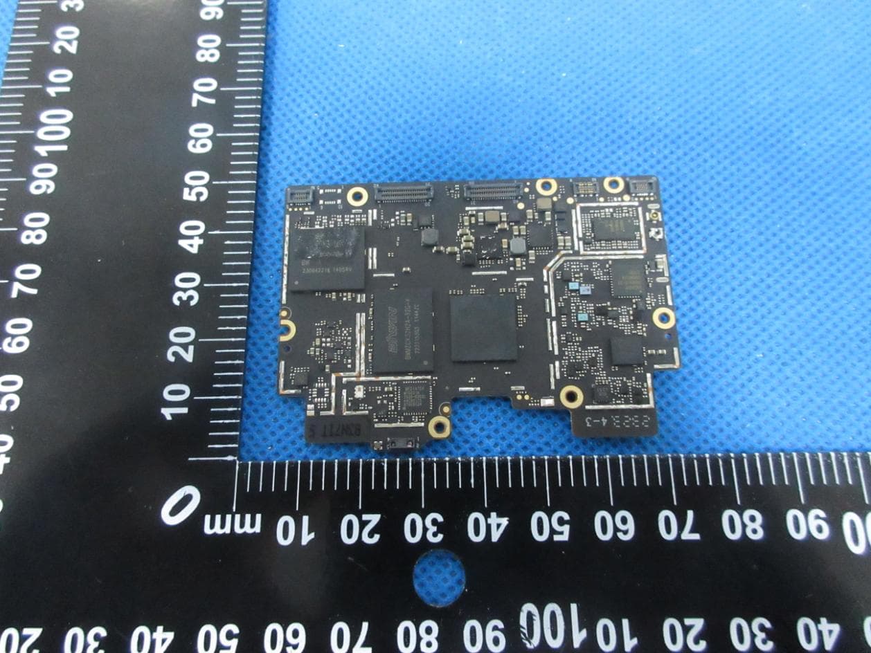 Mobile Phone - FCC ID 2A7DX-BV6200 - DOKE COMMUNICATION (HK) LIMITED (5)