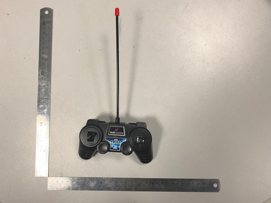 Low Power Transmitter (27.145MHz) - FCC ID 2A7EW246415010 - Revell GmbH