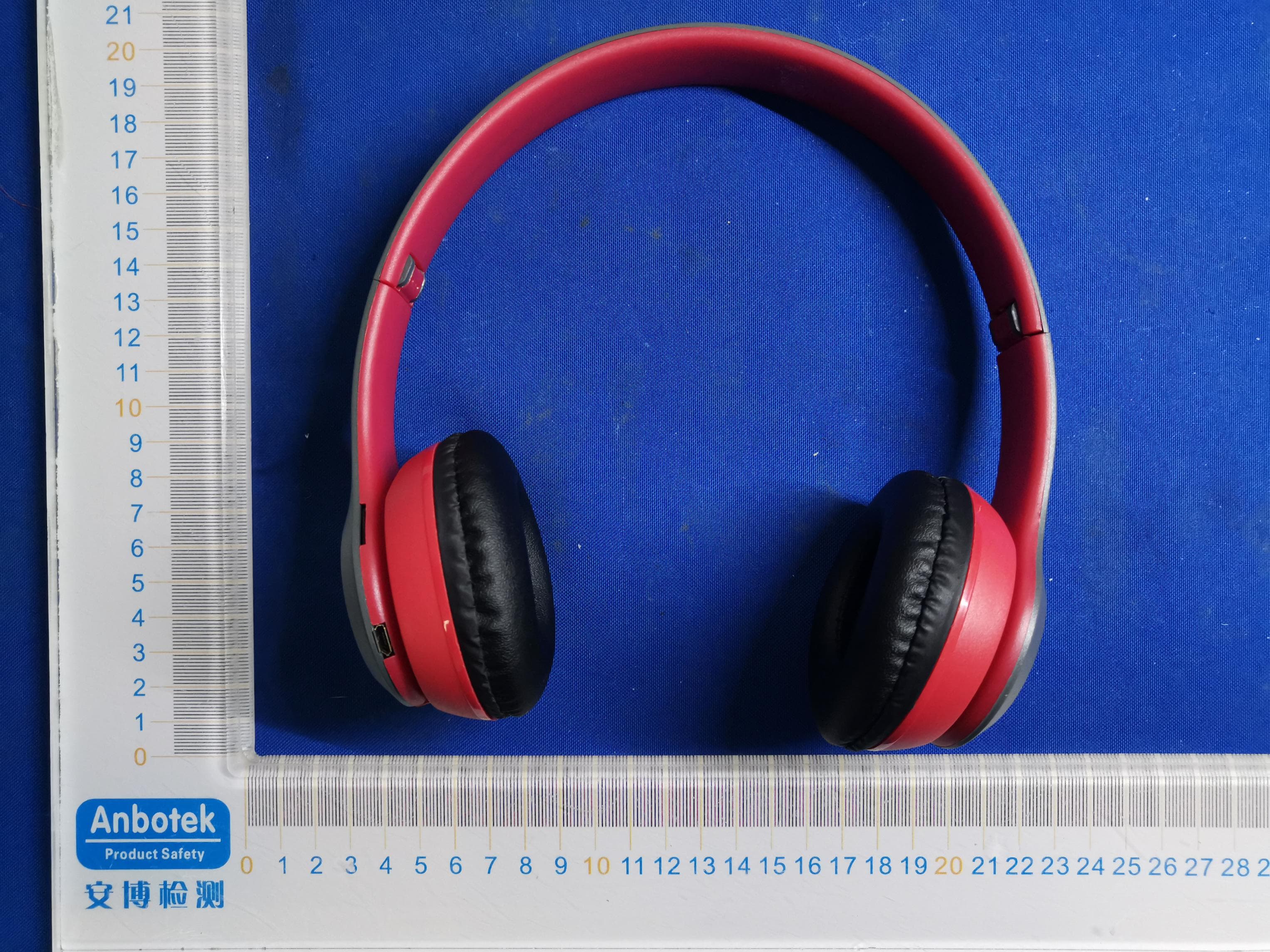 Headset with Bluetooth - FCC ID 2A7HP-P47 - Shenzhen Xinjunteng Technology Co., Ltd.
