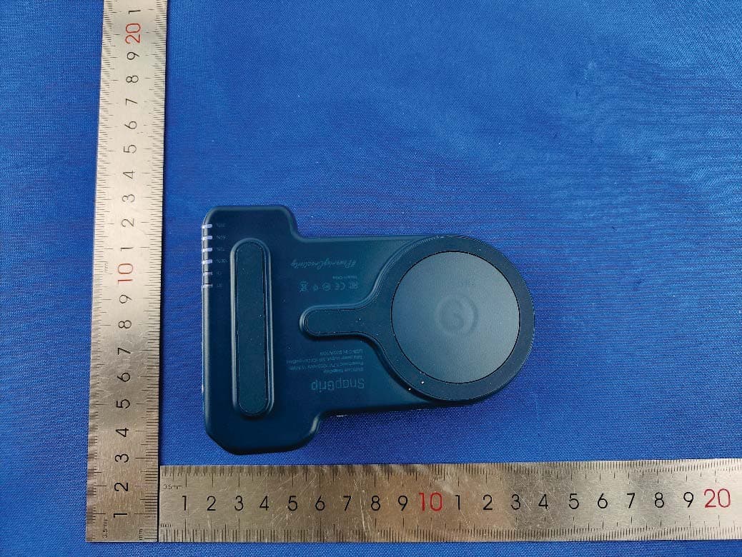 SnapGrip+SnapLight - FCC ID 2A7IM-SG001 - ShiftCam Limited (4)