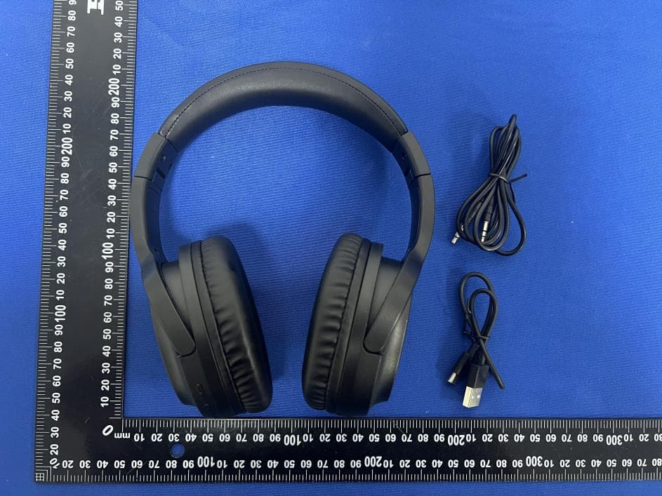 Wireless Headphones - FCC ID 2A7J2-BH3DN - CG Mobile SAS